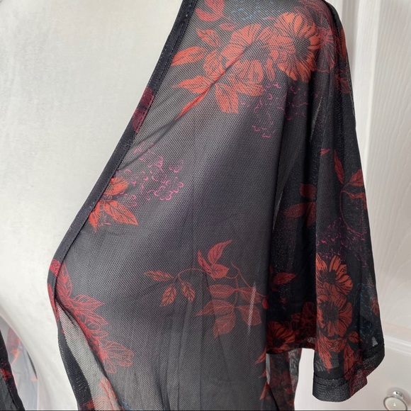 🔥SOLD🔥Boutique High Low Sheer Kimono Black & Red S, M, L - Picture 3 of 13